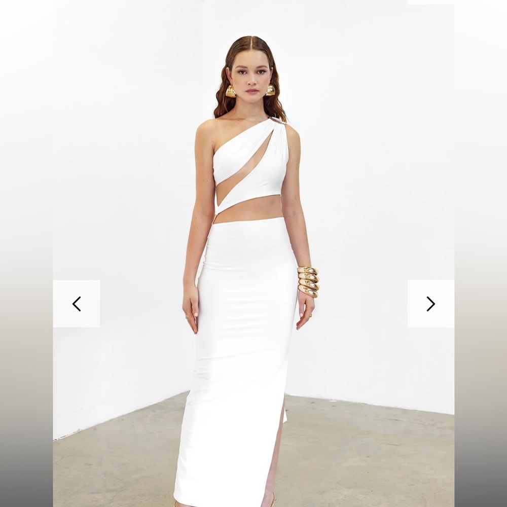 WHITE DRESS BNWT